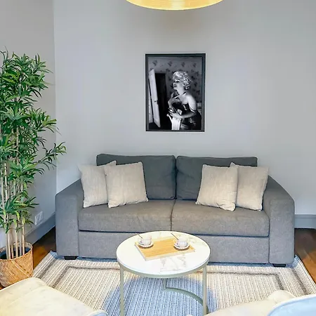 Apartment Champs Elysees Area *