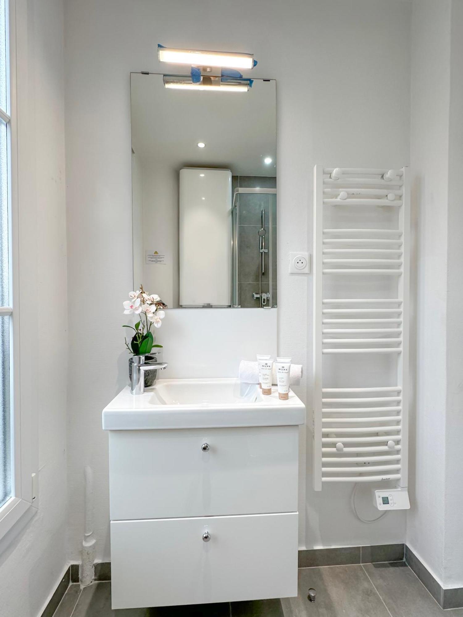 Champs Elysees Area *